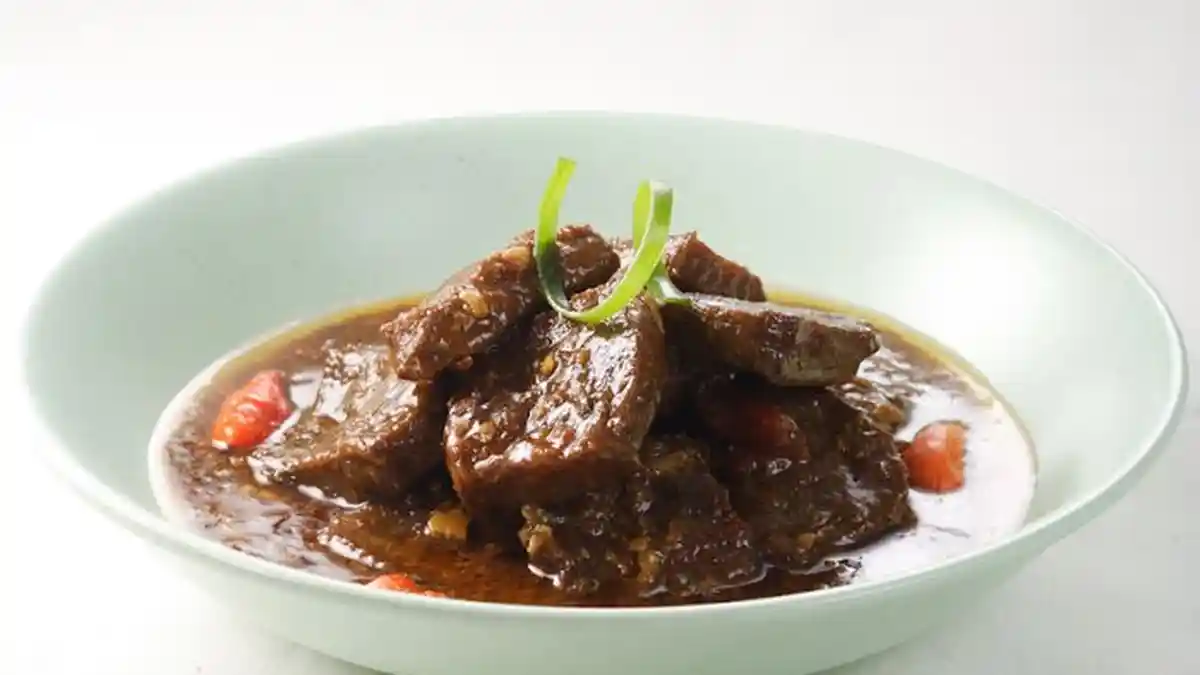 Semur Lidah, Menu Makan Malam Anti Mainstream yang Rasanya Enak Banget