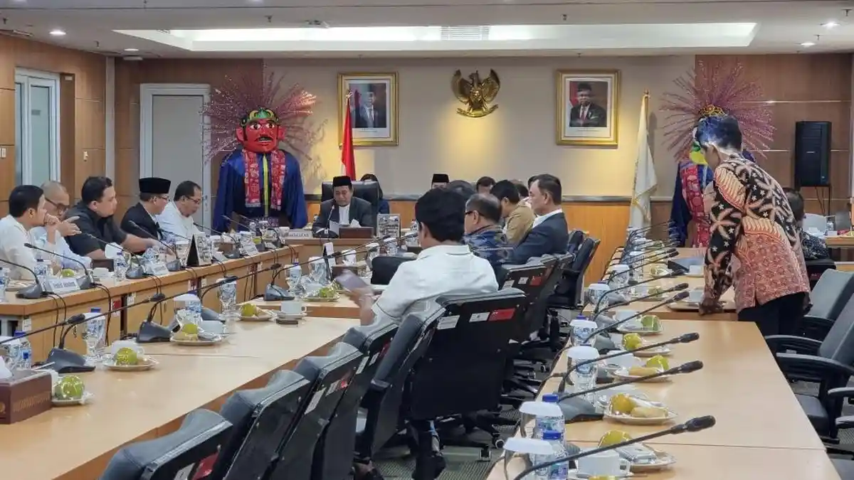 Pimpinan Sementara DPRD DKI Serahkan 3 Nama Calon Pj Gubernur ke Kemendagri, Ini Daftarnya