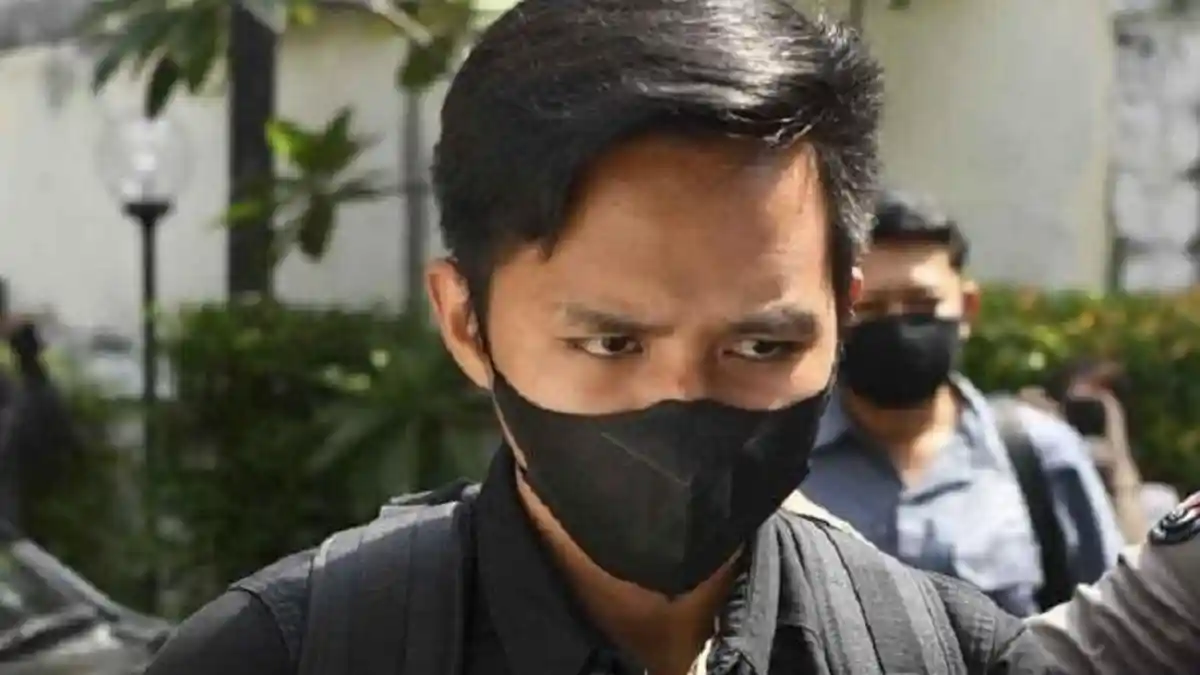 Terpaksa Tembak Brigadir J sambil Pejamkan Mata, Kuasa Hukum Ungkap Curhatan Bharada E 