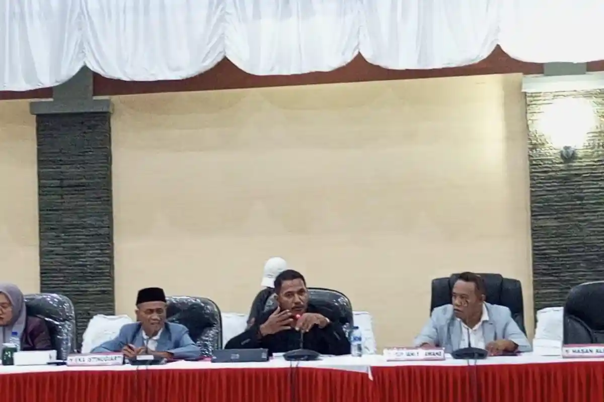 Qudus Tehuayo Kritik Komisi III DPRD Malteng Terkait Pembahasan RPJMD Sepihak