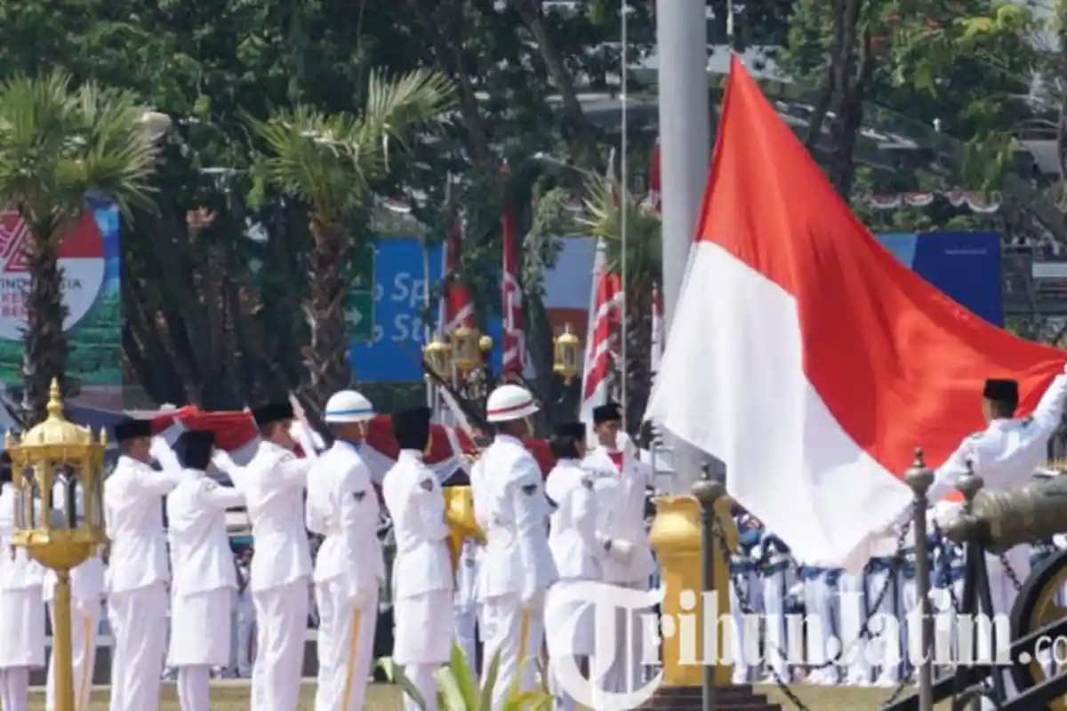 Chord Gitar dan Lirik Lagu 'Mengheningkan Cipta' Truno Prawit, Kunci C: Dengan Seluruh Angkasa Raya