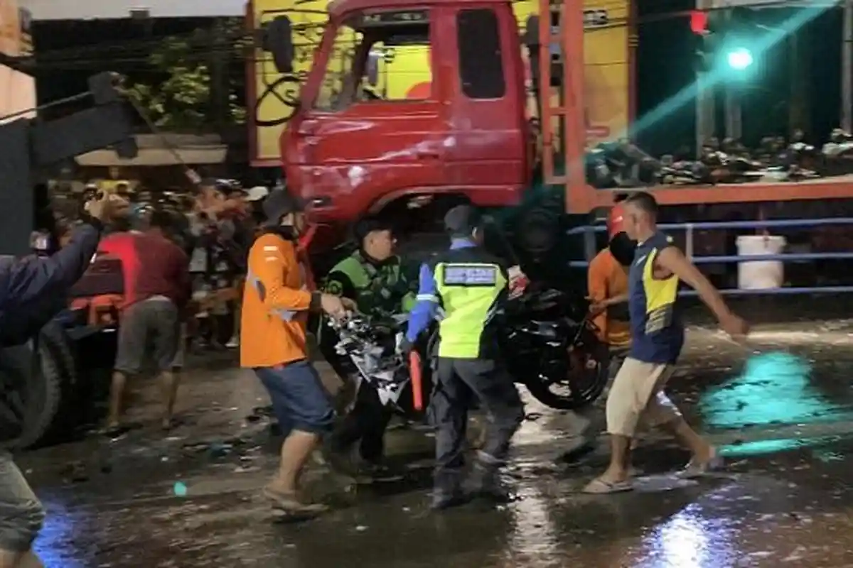 Adit dan Oky, 2 Sahabat Korban Kecelakaan Maut Bawen saat Pulang COD, Tulis Status Sebelum Kejadian