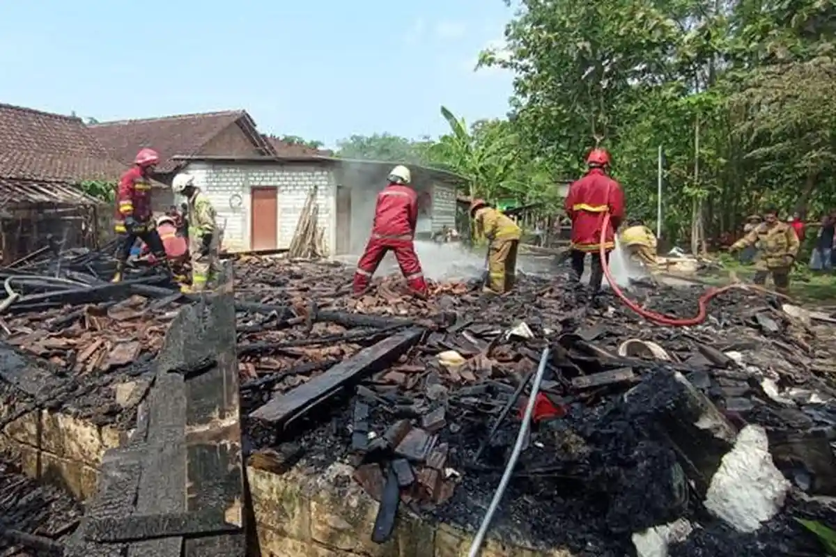 Rumah di Bojonegoro Terbakar Hebat hingga Rata dengan Tanah, Kerugian Capai Puluhan Juta Rupiah