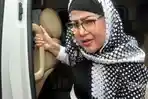 pedangdut-elvy-sukaesih_20180226_212004.jpg