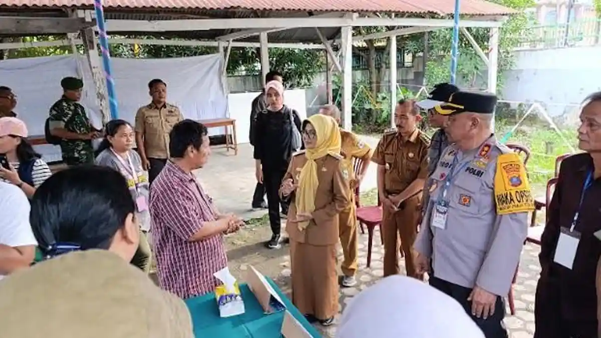 H-1 Pilkada, Forkopimda Siantar Kunjungi Sejumlah TPS Pantau Kesiapan Pencoblosan