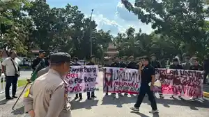 mahasiswa-UIR-demo-di-DPRD-Riau.jpg
