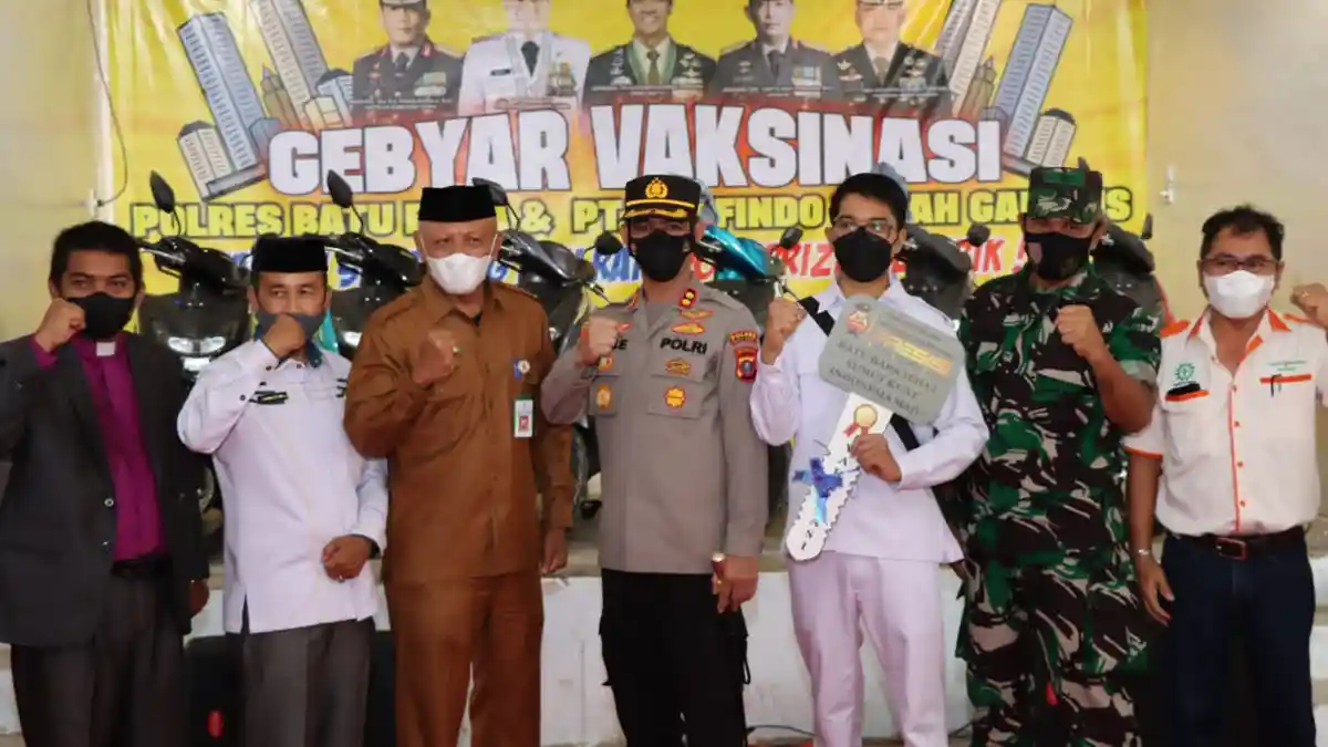 Polres Batu Bara Bagikan 6 Unit Sepeda Motor Sela-sela Vaksi