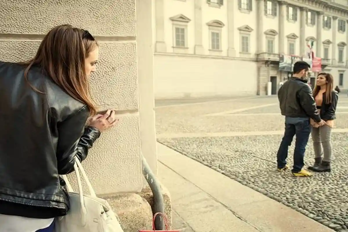 Ingin Tahu Pasanganmu Selingkuh atau Tidak? Pria Ini Tawarkan Jasa Pengusir Pelakor Dijamin Ampuh