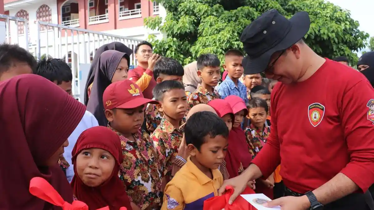 Bakti Sosial Warnai Pembaretan Bintara Remaja Ditsamapta Polda Sulteng