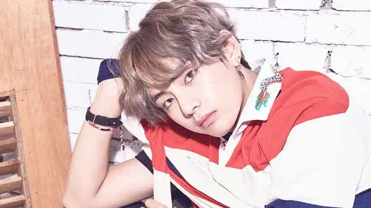 Super Cuek, Siapa Sangka V BTS Ternyata Kerap Kenakan Pakaian Ini di Berbagai Acara