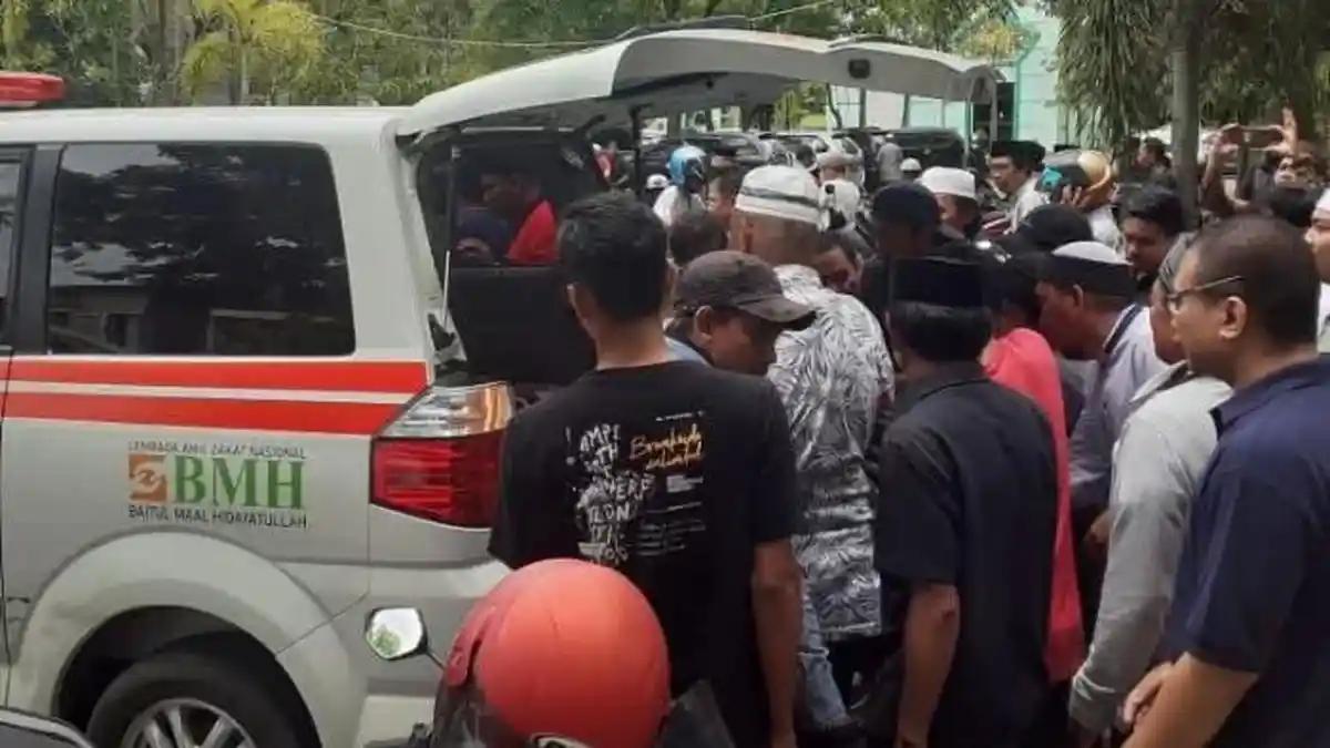 Layanan Ambulans BMH Maros Bantu Warga Antar Jenazah ke Pemakaman