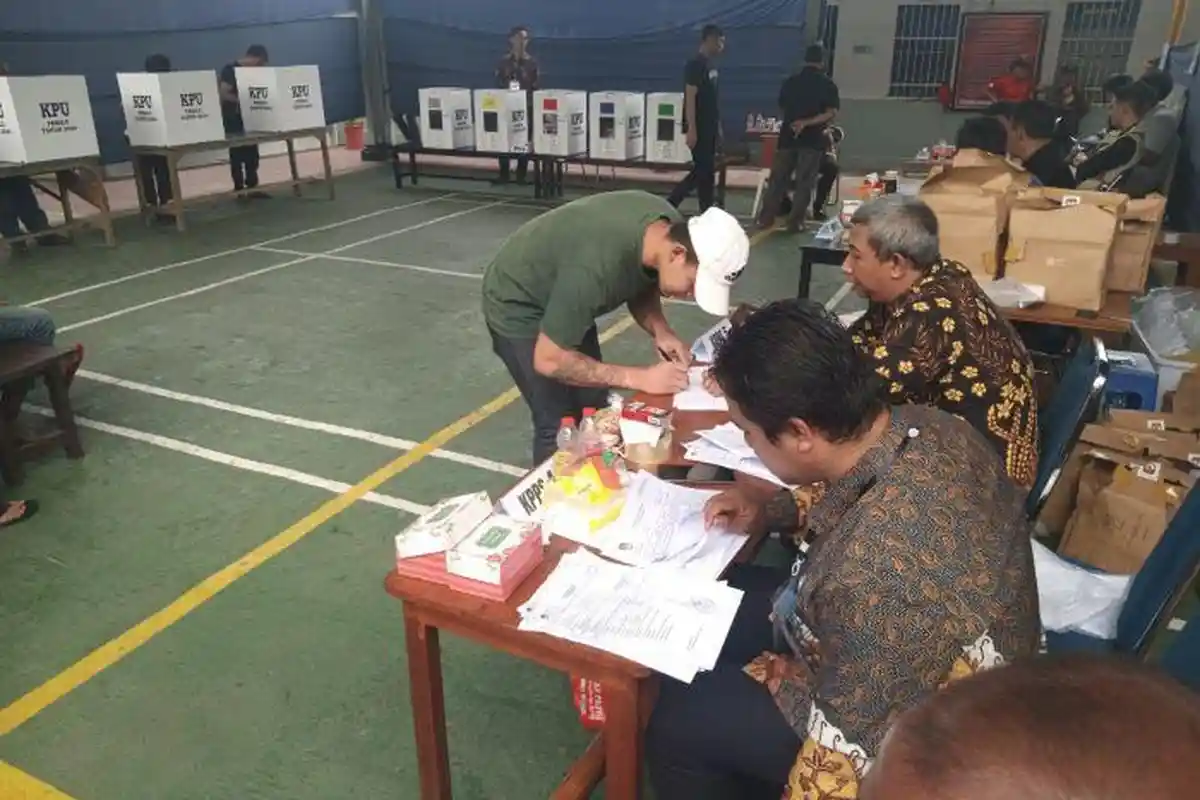 Seratus Persen Narapidana Lapas Kelas I Kesambi Kota Cirebon Nyoblos, Tidak Ada yang Golput!
