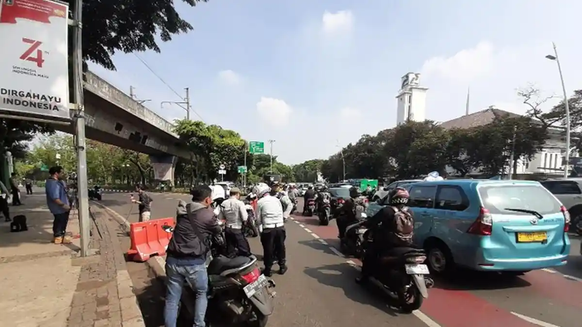 Ledakan di Monas Tak Ganggu Operasional Bus TransJakarta