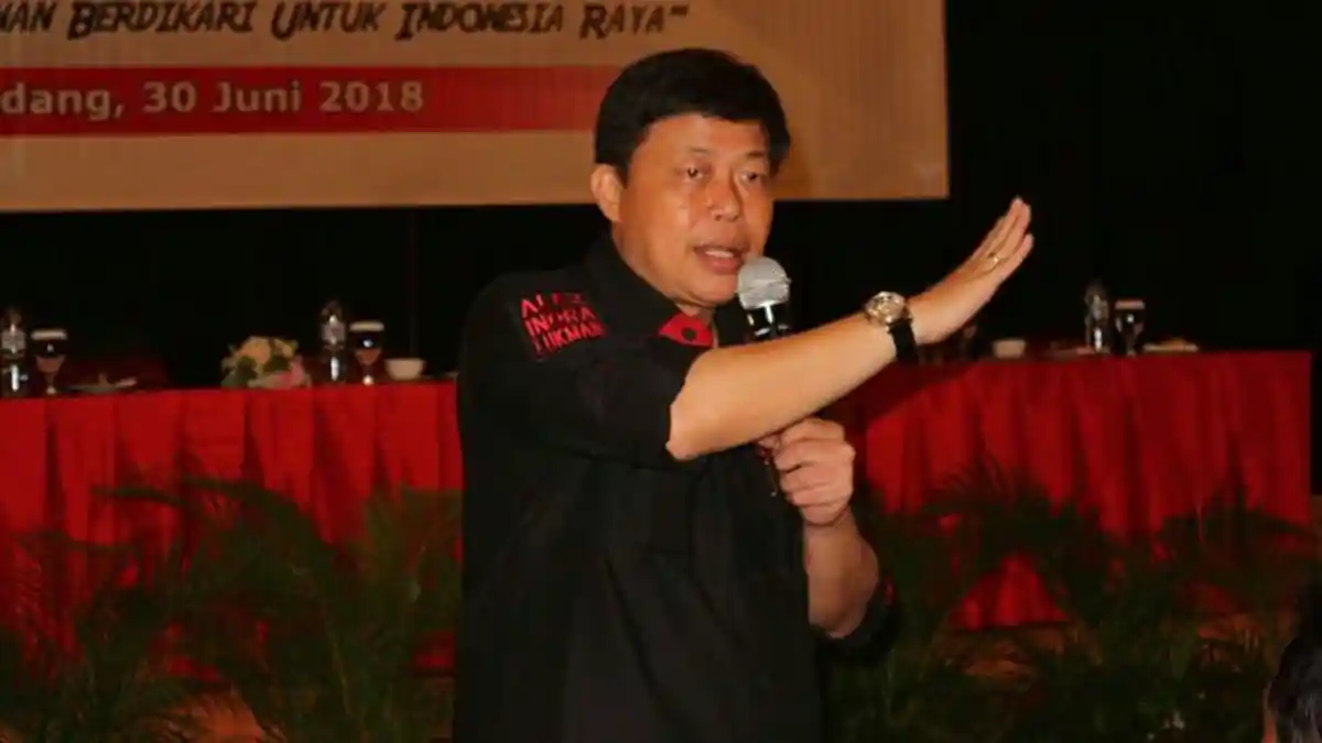 Setelah Bagikan Jamu, Kini PDIP Sumbar Siapkan Ribuan APD dan Masker Standar Medis