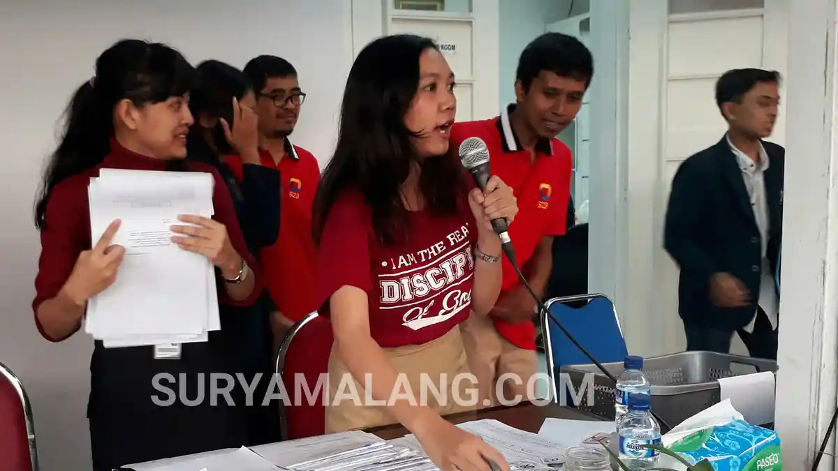 Ratusan Orang Antre di Kantor Pajak Kota Malang
