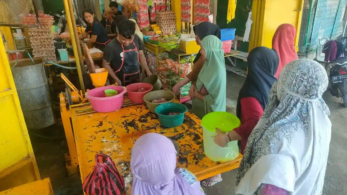 Berkah Iduladha 2024, Penggilingan Daging di Polman Dapat Omset Rp 3 Juta Rupiah Sehari