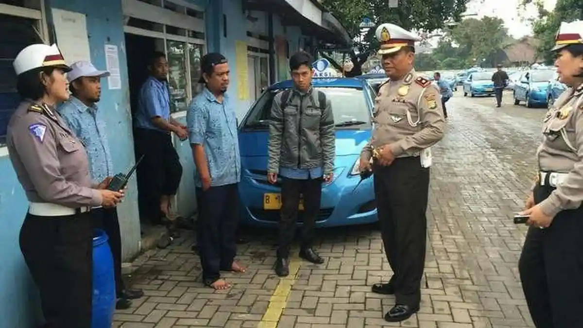 600 Polisi Jaga Empat Pool Taksi Blue Bird di Depok