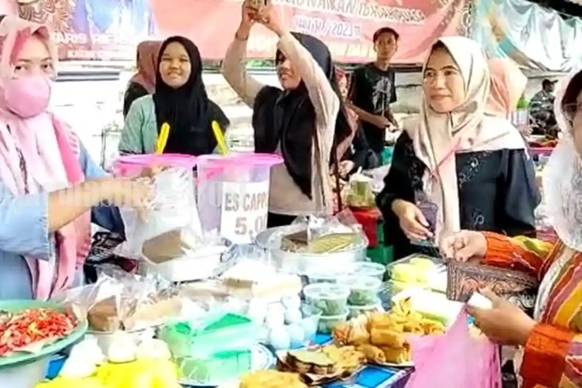 Kuliner Kalsel - Pasar Wadai Ramadhan 2023 di RTH Ratu Zalecha Kota Martapura
