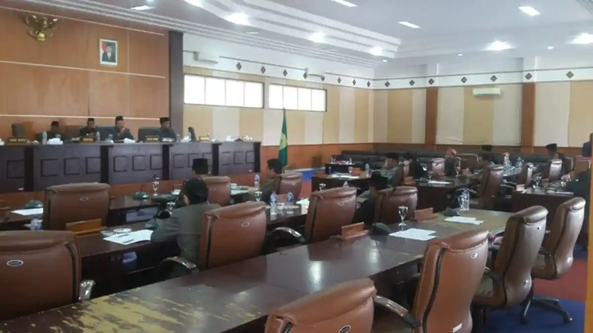 Bupati Manggarai Barat Ingatkan Camat dan Kades agar Warga Baru Wajib Lapor