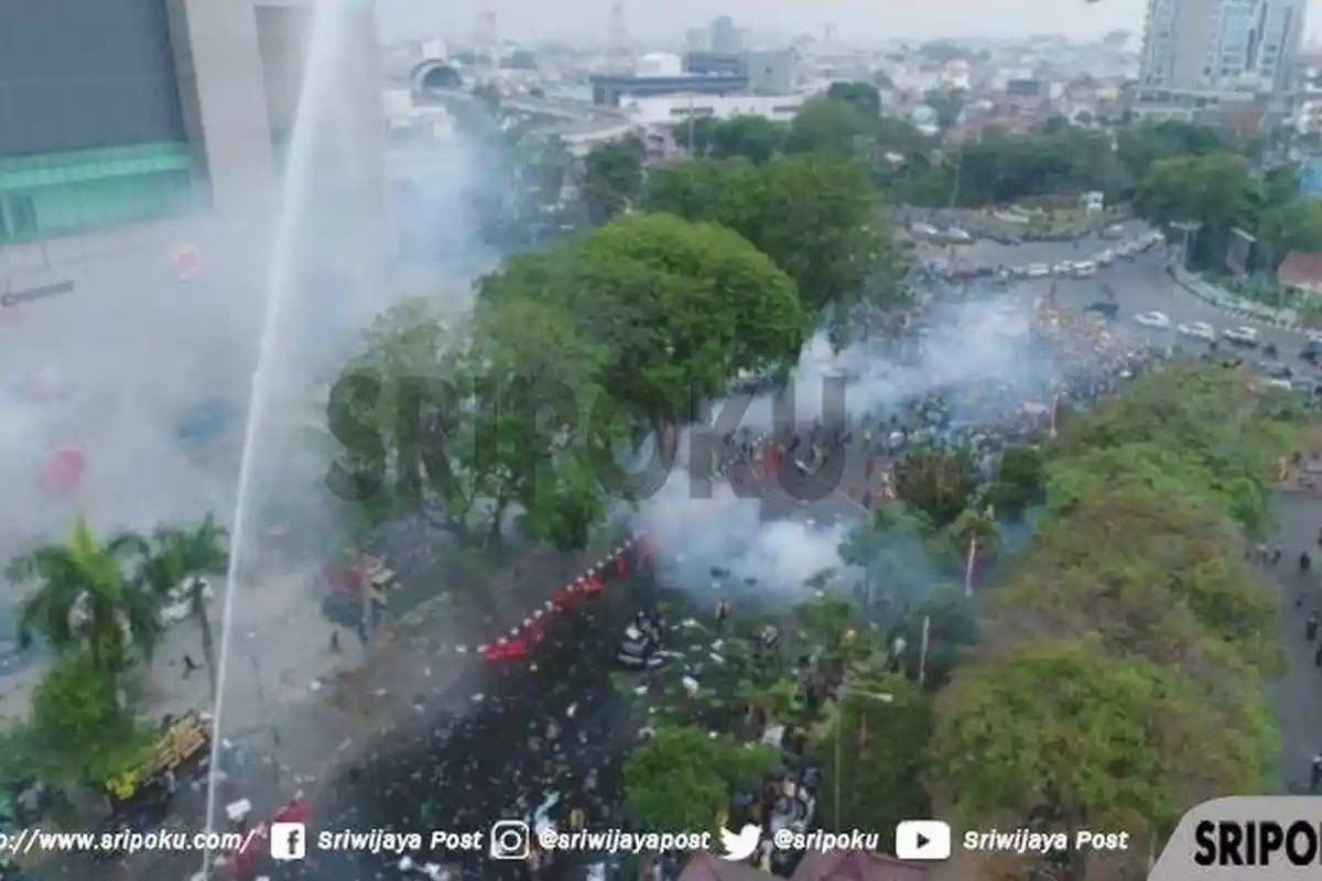 Kronologi Demo Mahasiswa di DPRD Sumsel, Ricuh hingga Sejumlah Mahasiswa Terluka dan Pingsan