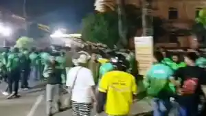 Viral-Pertalite-Oplosan-Berbau-Thiner-di-Kendari-Ratusan-Motor-Ojol-Mogok-Massal.jpg