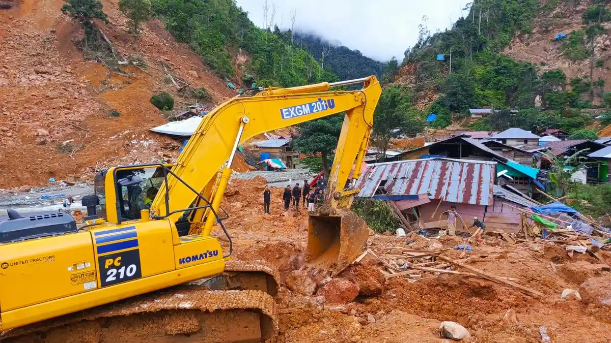Tim SAR Kerahkan Alat Berat Ekskavator Untuk Cari Korban Longsor di Tambang Suwawa Gorontalo