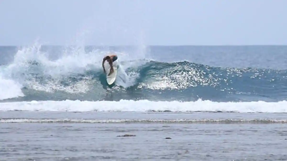 Inilah Krui di Lampung yang Tawarkan Spot Surfing yang Mendunia