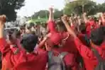 Demo Mahasiswa dan Ormas di Depan Istana