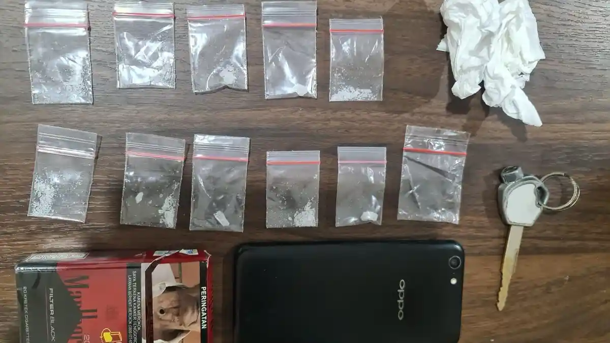 Warga Maluhu Kukar Tertangkap Basah Sembunyikan 10 Poket Sabu di Kotak Rokok
