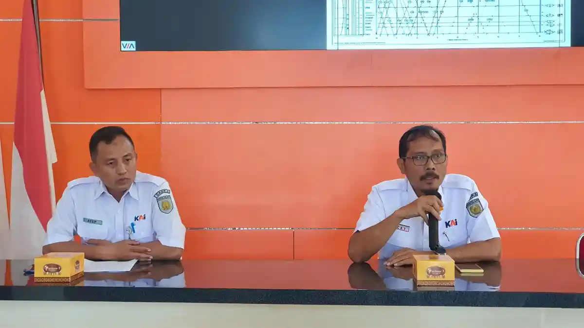 Daftar Rangkaian Kereta Api di Cirebon yang Jadwal Keberangkatannya Berubah Mulai 1 Juni 2023