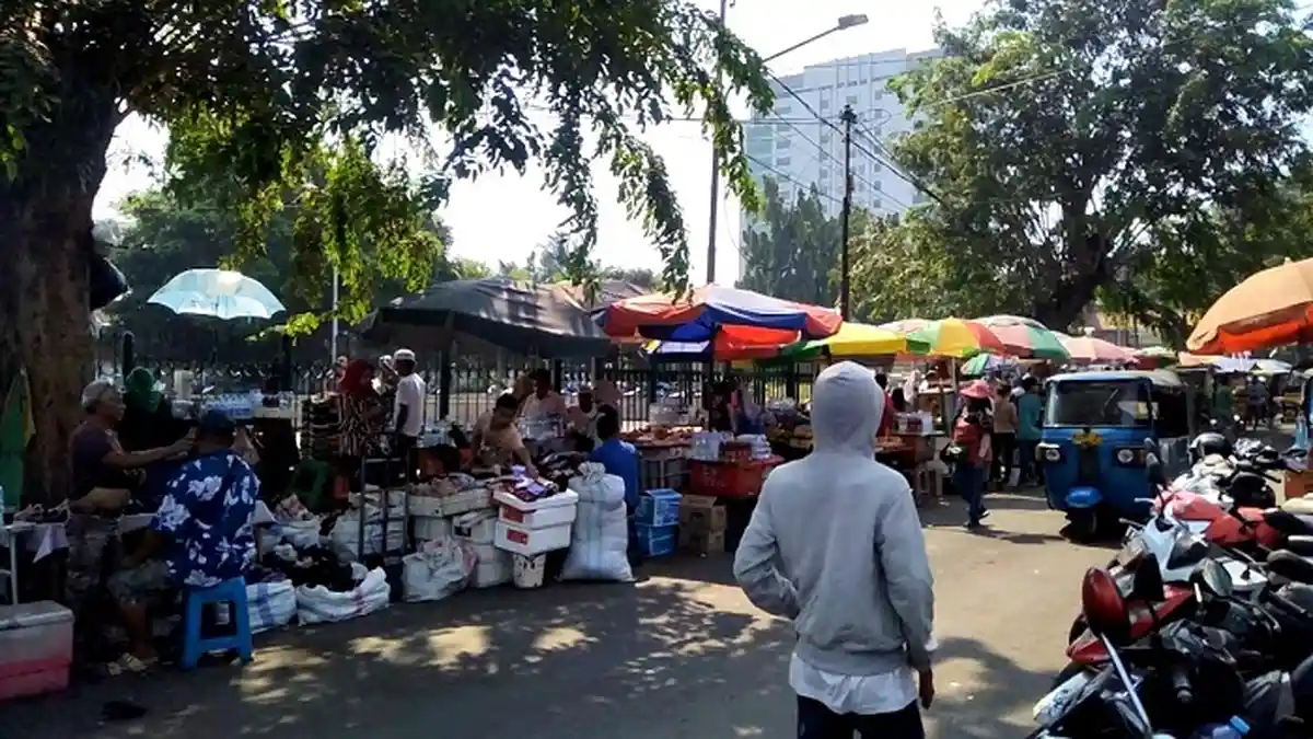 Kasatpol PP DKI Tegaskan Larangan PKL Berjualan di Trotoar dan Pinggir Jalan