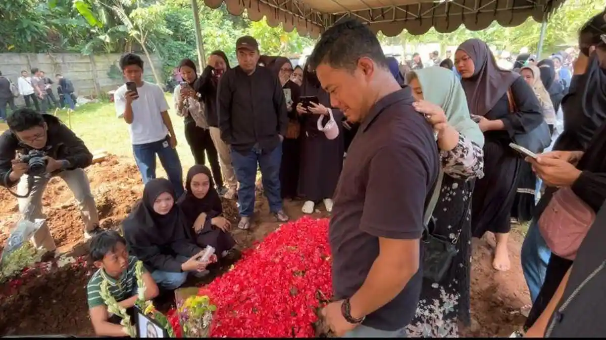 Pesan Terakhir Harum Anjarsari Sebelum Tragedi KRL Bekasi: Sayang ...