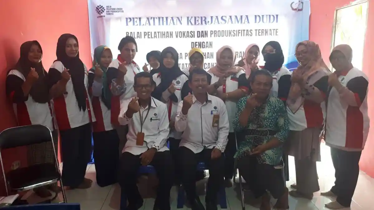 Libatkan 16 Peserta Pelatihan DUDI, BPVP Ternate Buka Program Tata Kecantikan Rambut