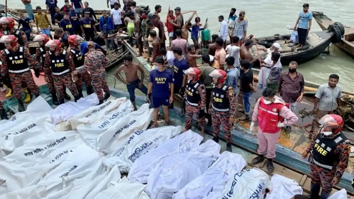 Kapal Feri Tabrakan, 23 Orang Tewas, Belasan Orang Belum Ditemukan