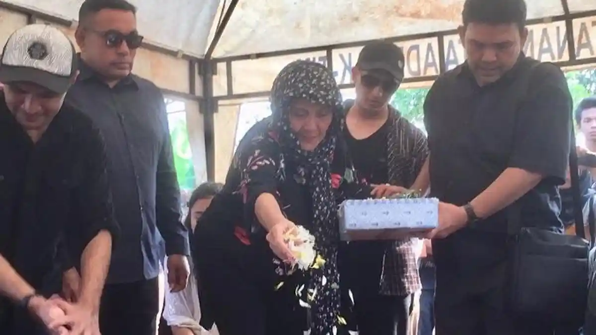 Robby Sugara Berpulang, Sang Istri Masih Tak Menyangka