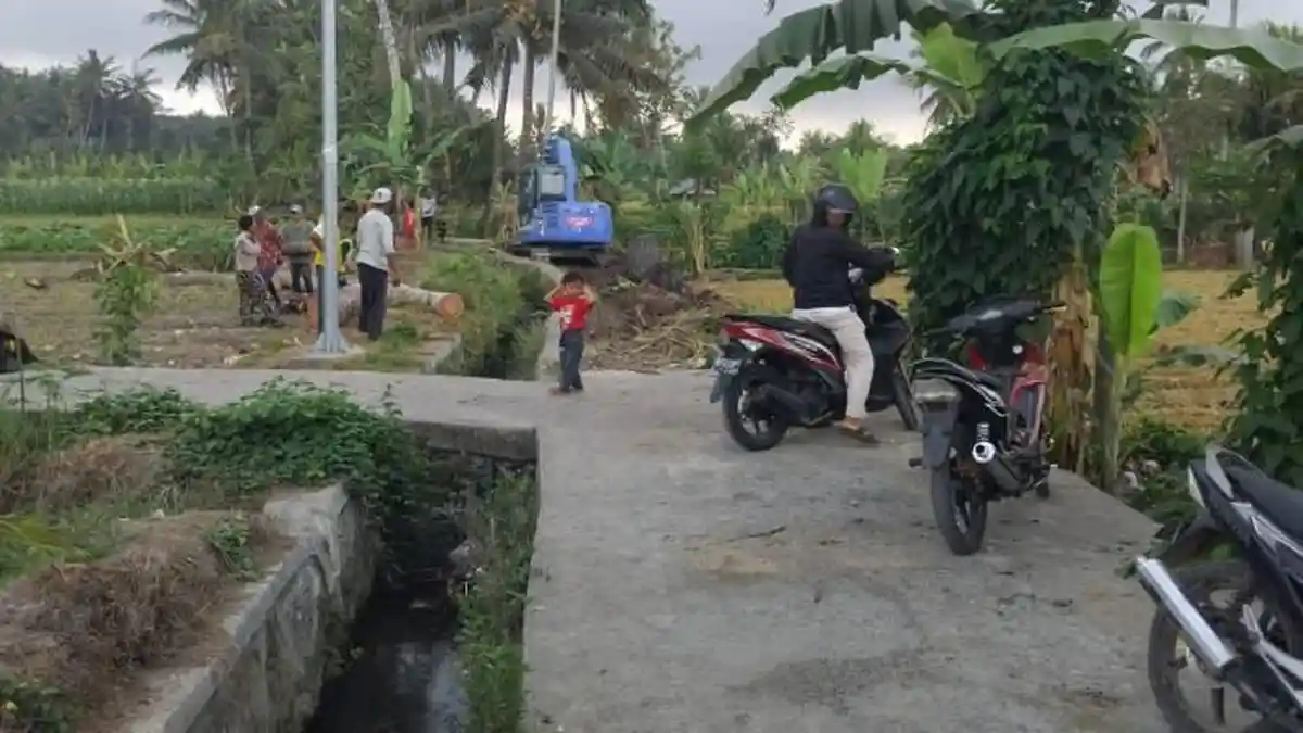 Pembangunan Jalan Usaha Tani Desa Paok Pampang Masih Diprotes Warga