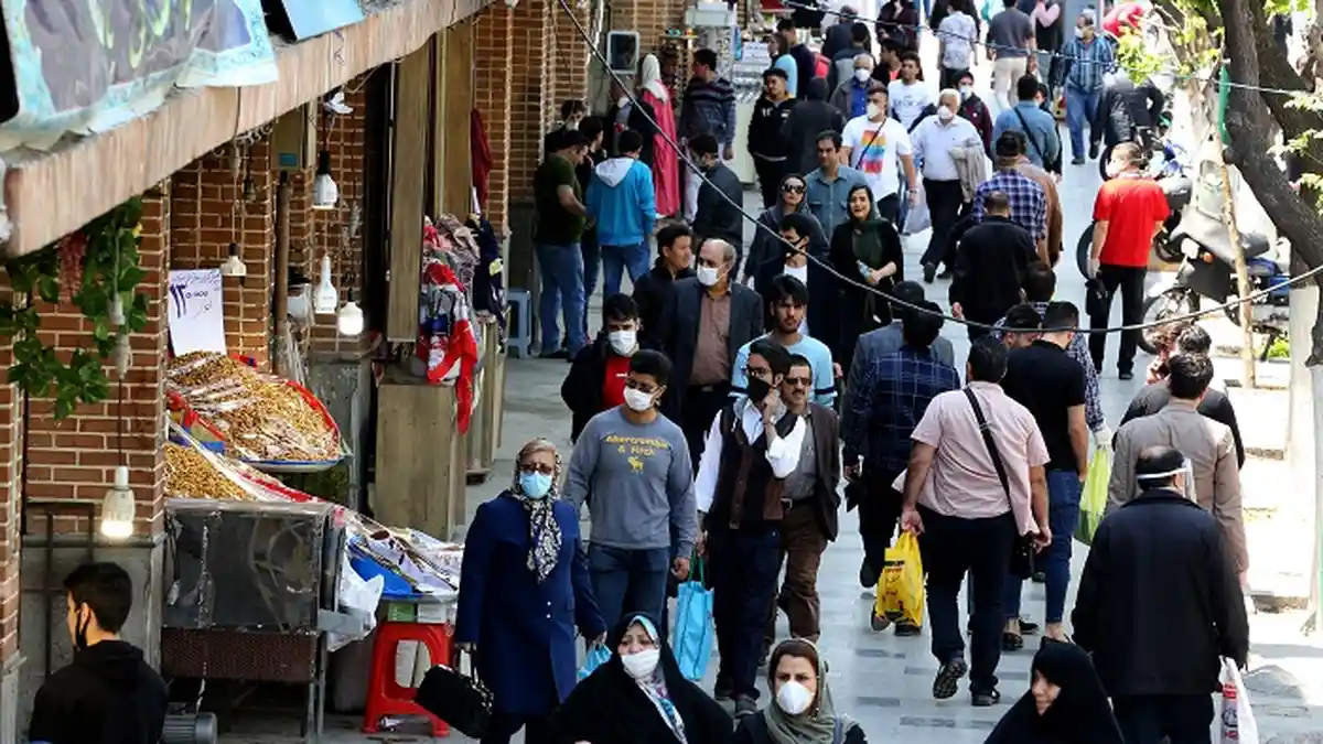 Warga Iran Serbu Pasar, Seusai Pemerintah Izinkan Dibuka