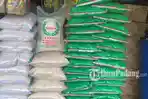 HARGA-BERAS-SUMBAR-Penampakan-tumpukan-besars.jpg