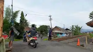 Palang-Pintu-Leuwidahu.jpg