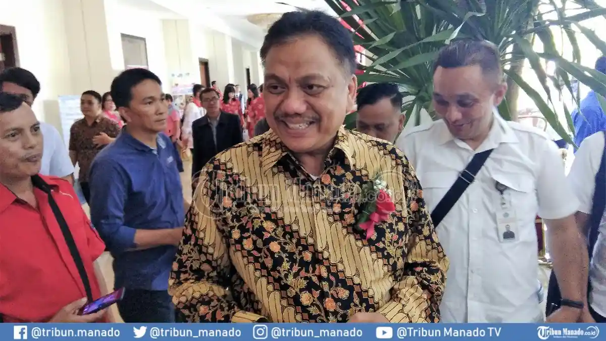 Gubernur Olly Terima Hasil Audit BPK RI di Sidang DPRD