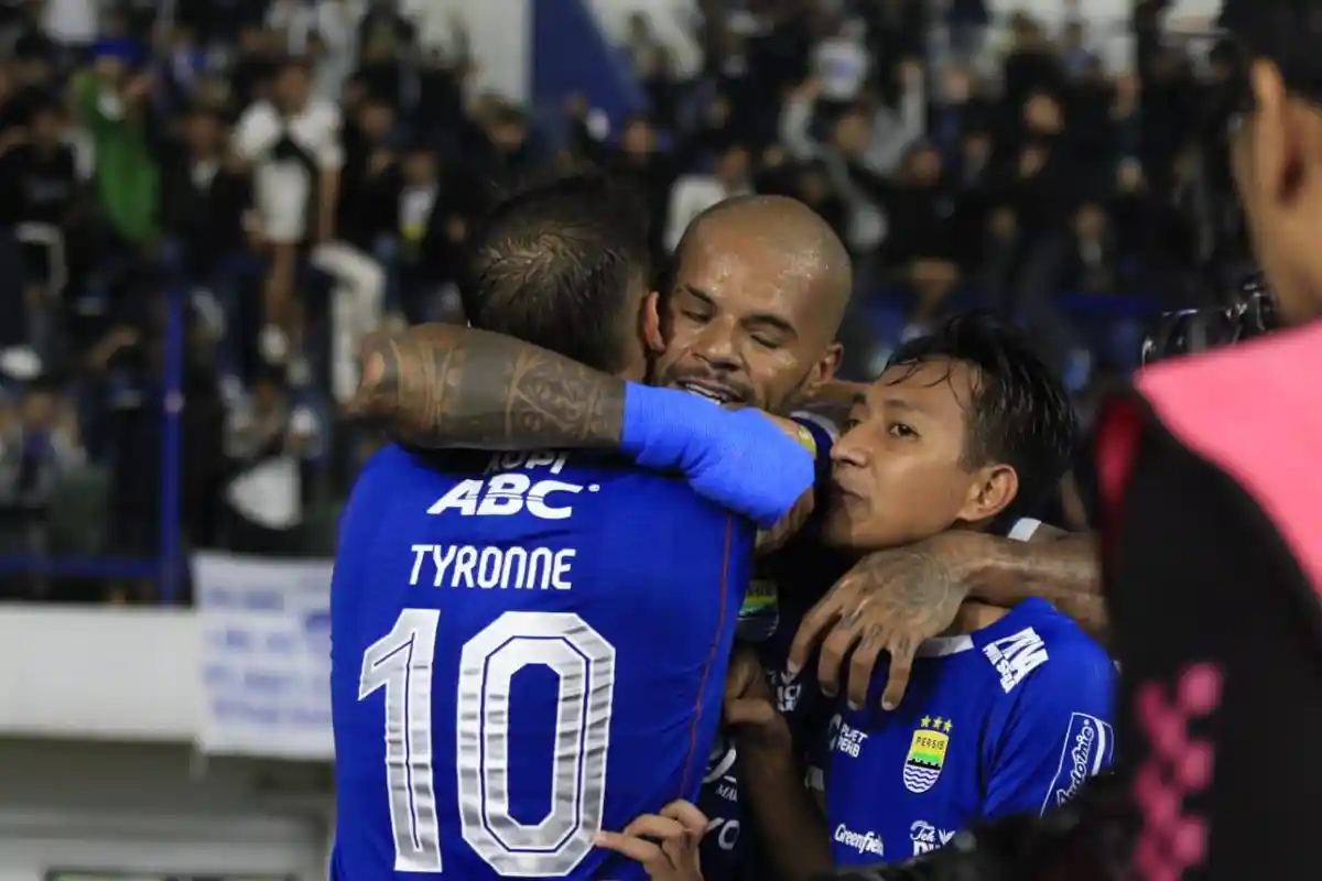 Persib Bandung Libas Semen Padang 4-1, Bojan Hodak Singgung Soal Kebangkitan Maung di Babak 2