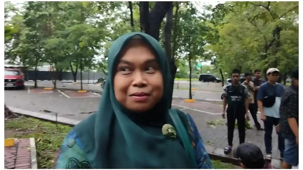 Mobil WR-V Baru Tertimpa Pohon di Kantor Gubernur Sulsel Milik Wadir ...