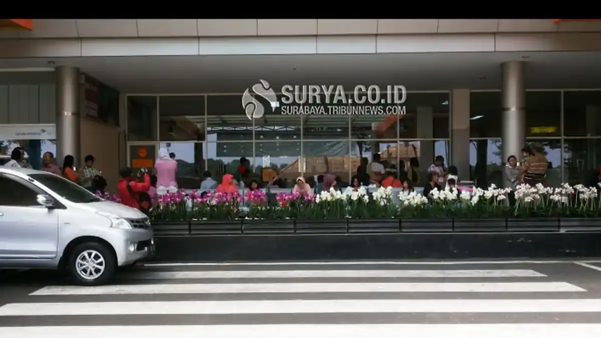 Garuda Pilih Pindahkan Penumpangnya ke Bandara Juanda