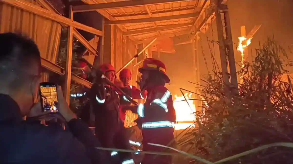 Bekas Restoran Bukit Kapal Bengkulu Terbakar, Api Diduga dari Sisa Puing Renovasi