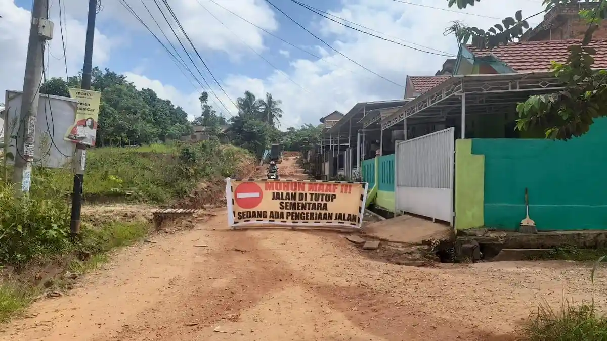 Bertahun-tahun Rusak, Jalan Cendrawasih di Kenali Asam Kota Jambi Akhirnya Diperbaiki