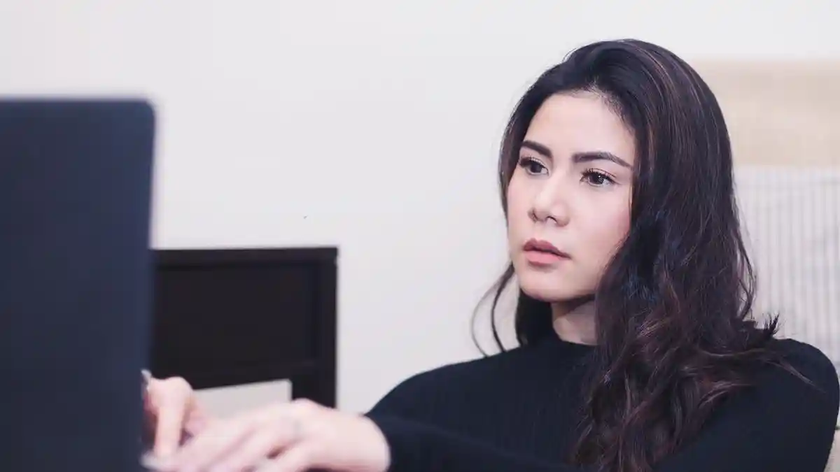 Sebelum Hampir Terlindas Mobil Saat Syuting Sinetron, Ternyata Cynthia Ramlan Alami Ini