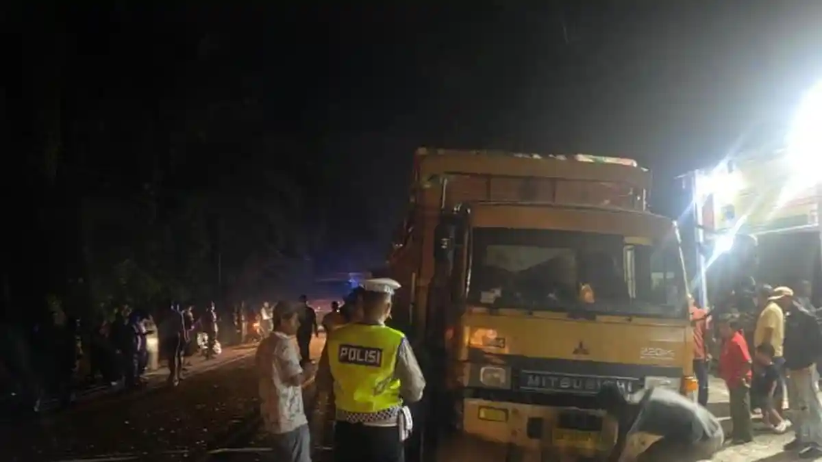 Kecelakaan Maut Melibatkan 3 Truk dan 1 Minibus di Agam, 3 Orang Tewas serta 2 Luka