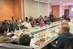 mempertahankan-lahan-83-hektare-yang-menjadi-ruang-hidup-320-keluarga.jpg