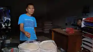 Pedagang-beras-di-Batanghari.jpg
