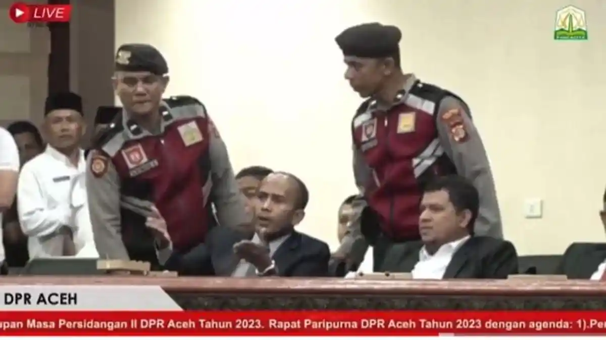 Anggota DPRA Usir Jubir Muhammad MTA dari Rapat Paripurna